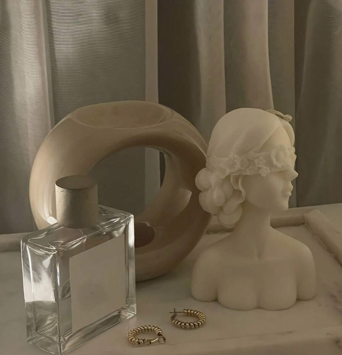 Blindfolded Beauty – Signature Scented Candle