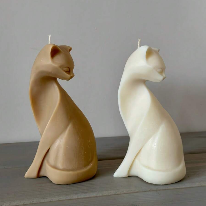 Whiskered Serenity – Sculpted Cat Candle
