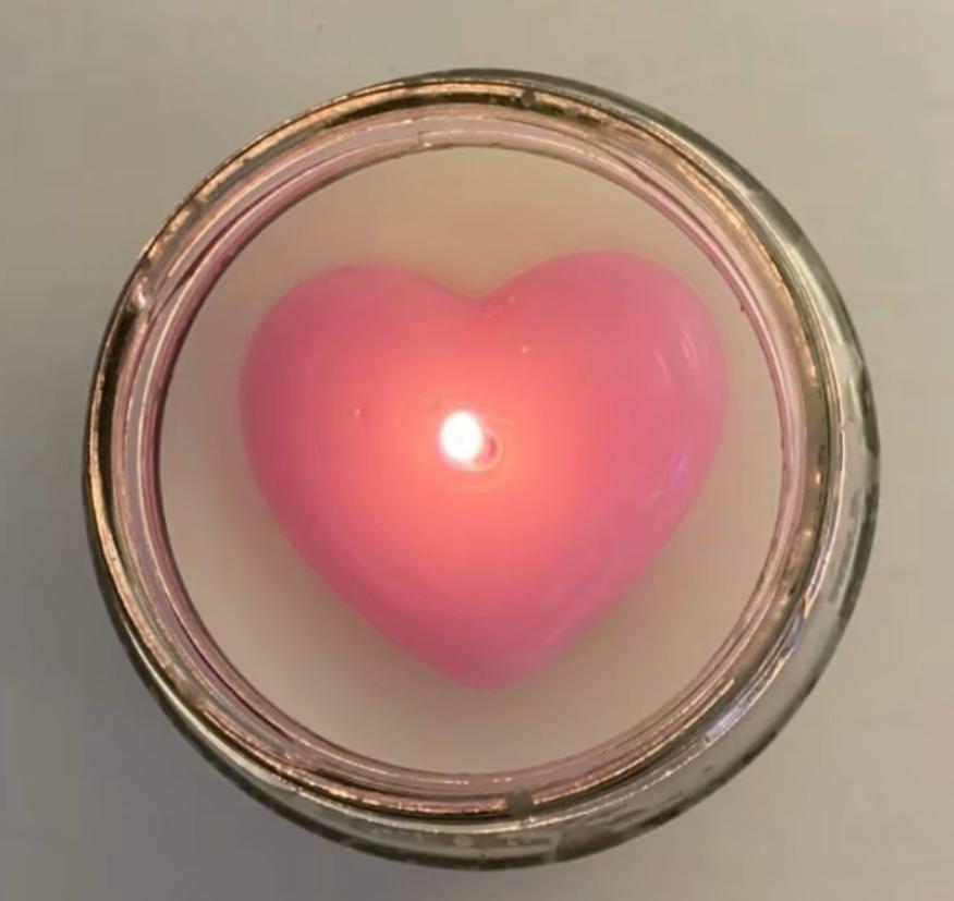 A Mother’s Glow – The Custom Message Candle for Mom