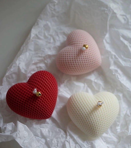 Heartfelt Hue – The Textured Heart Candle