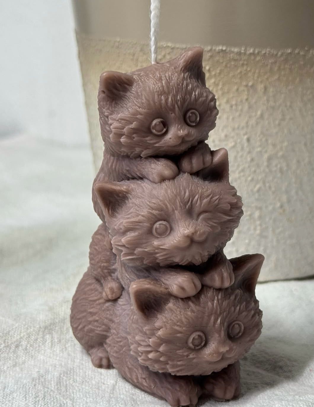 Catpile – The Stacked Kittens Candle